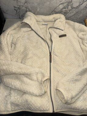 Columbia Women’s XL Ivory Fuzzy Fleece Jacket ￼
